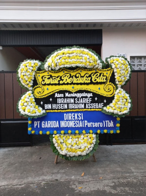 Papan Bunga Duka di Jembatan Lima