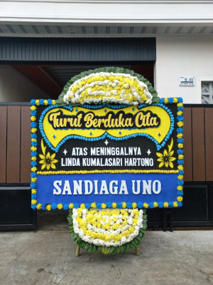 Papan Bunga Duka di Jembatan Lima